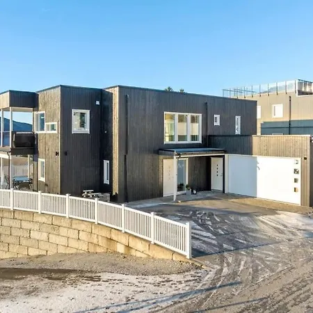 Moderne Einebustad *